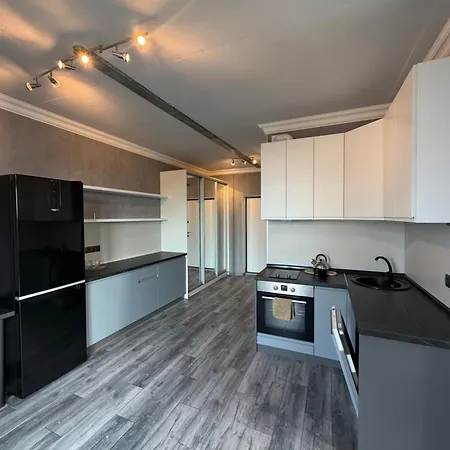 олімпієць Apartment *